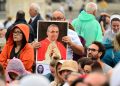 The faithful attend a beatification mass of late Pope John Paul I, presided over by the Pope on September 4, 2022 at St. Peter's square in the Vatican. (Photo by Vincenzo PINTO / AFP)