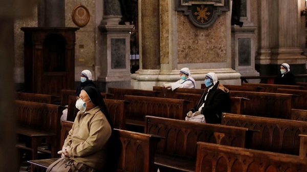 Celebrações católicas regressam em maio com novas regras