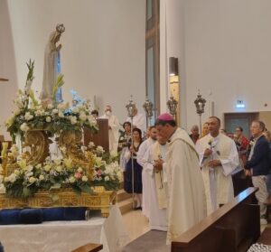 Coração da cidade com “grande expressão de fé” na procissão de velas