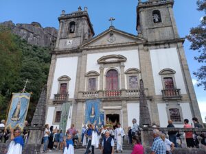 Imagem de Nossa Senhora da Peneda, com mais de 300 anos, em destaque na romaria “mais genuína” do Alto Minho