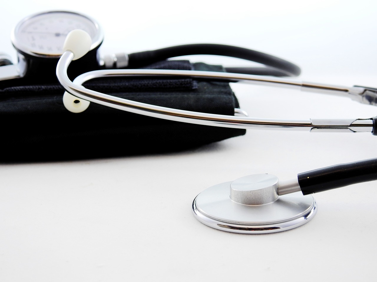 Médicos “coagidos” lutam por melhoria do SNS, contra “desplante” do ministro
