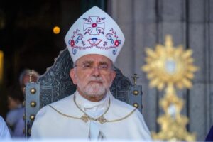 D. Anacleto convida a encontrar na Eucaristia “estímulo para enfrentar as adversidades do dia-a-dia”