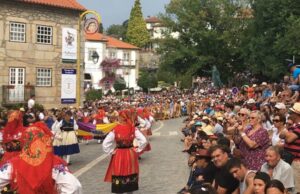 Mesa dos Quatro Abades e Feiras Novas nomeadas às 7 Maravilhas da Cultura Popular