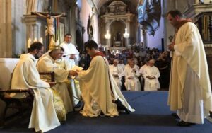 Memória agradecida: Pe. João Martinho e Pe. Luís Martins, últimos padres ordenados por D. Anacleto Oliveira